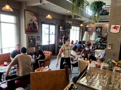 Labkoff cafe and Hostel