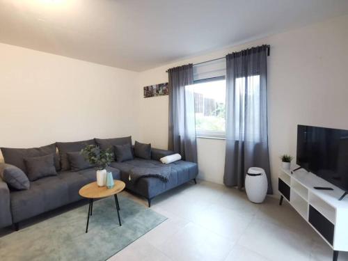 LOOT: Moderne Wohnung / Zentral in Kitzingen, Deutschland