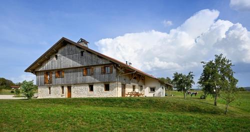 Bienvenue Au Grand Cœur Chaux - Location saisonnière - Guyans-Vennes