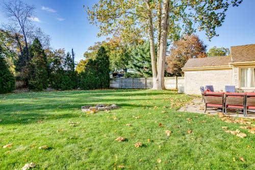 Graduation 2025! Great for Gatherings, King Beds, Firepit, Pet Friendly with Huge Fenced Yard Graduation 2025! Great for Gatherings, King Beds, Firepit, Pet Friendly with Huge Fenced Yard