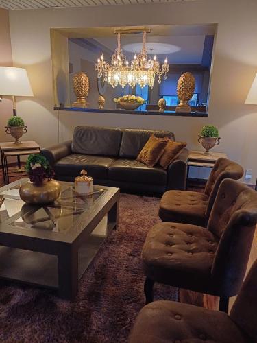 Park Hotel Airport - image 2