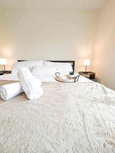 Luxury & Stylish Townhome, King Beds, W/D, Garage in Schenectady, USA