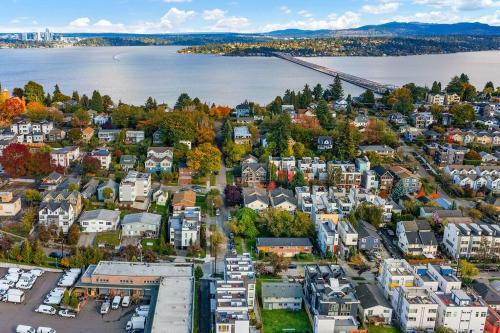 Red Maple Retreat in Leschi