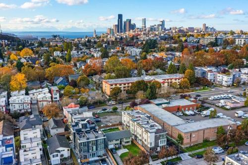 Red Maple Retreat in Leschi