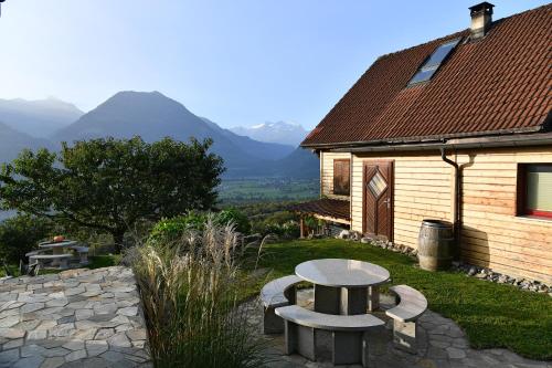 حديقة, Ferienhaus auf dem Lamahof in سارنين