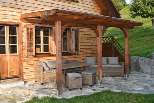 المرافق, Ferienhaus auf dem Lamahof in سارنين