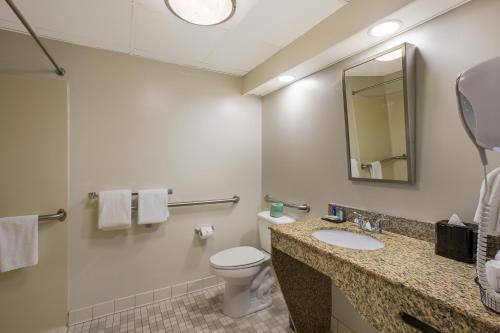 Sleep Inn Sevierville - image 9