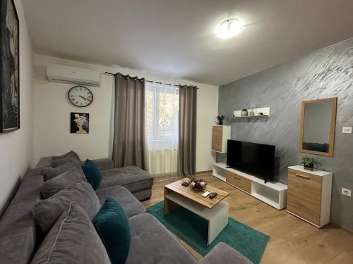 Wolf Street Apartment Nis