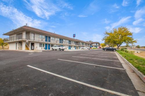 ทัศนียภาพภายนอกโรงแรม, Motel 6 Elko, NV in เอลโก (NV)