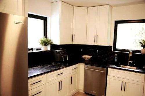 Modern Farmhouse in Waldorf (MD)