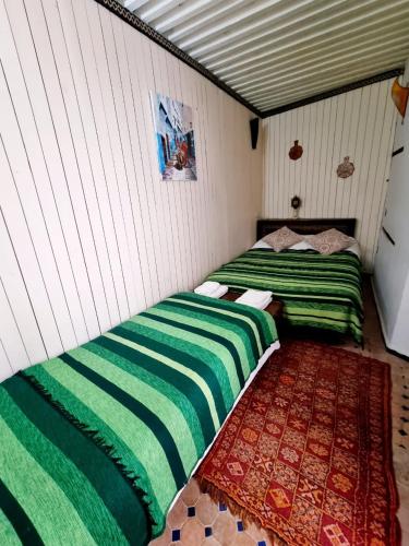 1 double bed, 1 twin bed