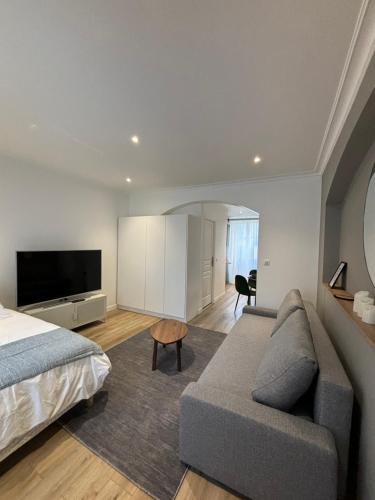 Le Joli Appartement - Parking Gratuit, Wifi, RER C Choisy-le-Roi 1