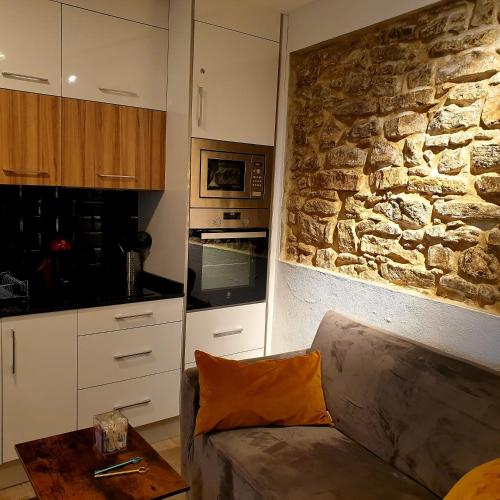 One-Bedroom Apartment image 8