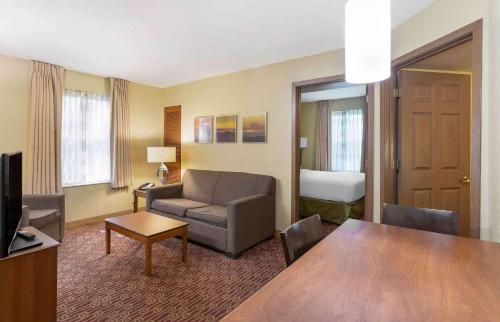 Extended Stay America Suites - Chantilly - Dulles