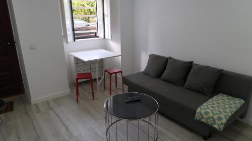 Lisbon Secret & Pena cozy apartment, Lizbona