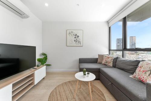 Dive into Southbank Elegance