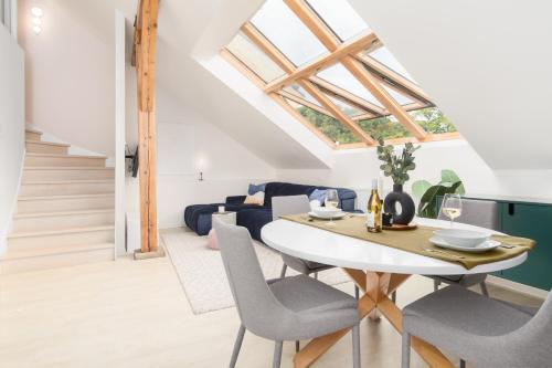 Maisonette room in MIZU House by Prague Days