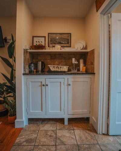 The Willow, Catskill