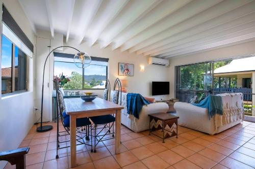 บริการและสิ่งอำนวยความสะดวก, Tropical Dreaming in the Heart of Indooroopilly in ทูวอง