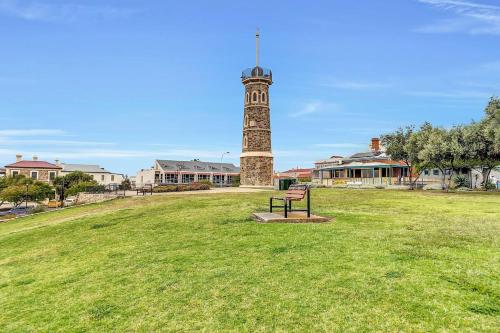 Létesítmények, The Seaside Loft - A Breezy Beachside Lifestyle in Semaphore