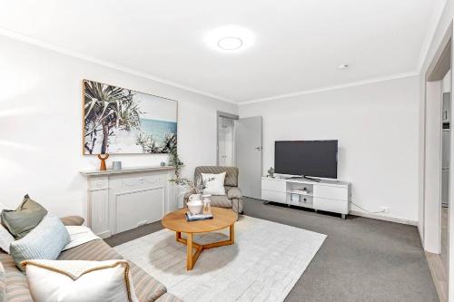 Waves and Walks - Close to Beach and Local Boutiques