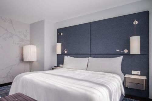 Renaissance Paris Arc de Triomphe Hotel - image 14