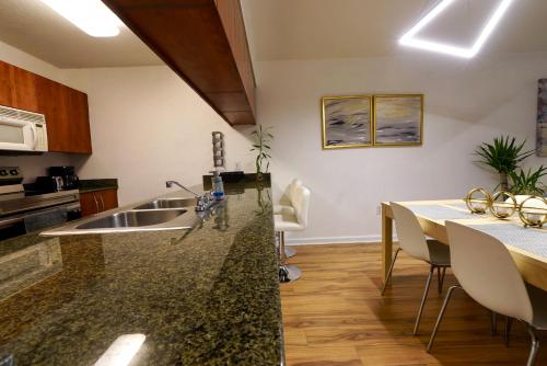 City & Sea View+FREE Parking Modern Condo in Miami, USA
