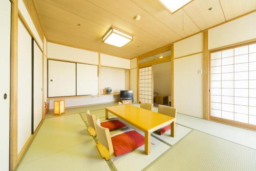 Japanese-Style Deluxe Room - Non-Smoking