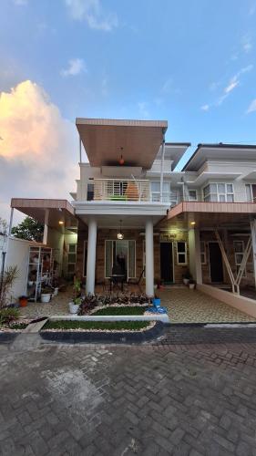 Villa Terrace Batu Malang