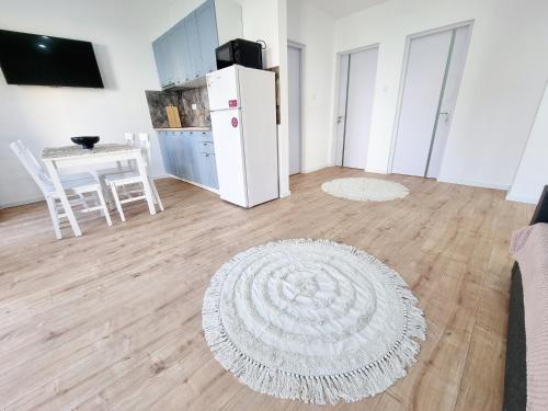 Létesítmények, La Casuță (La Casuta) in Dés