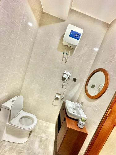 One-Bedroom Apartment image 10