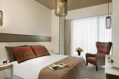 Deluxe Double or Twin Room room in Hotel Rothschild 22 - FATTAL COLORS