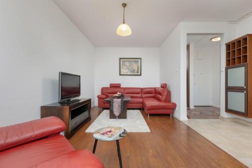 Cozy Apartment near Airport by Noclegi Renters, Varsovie