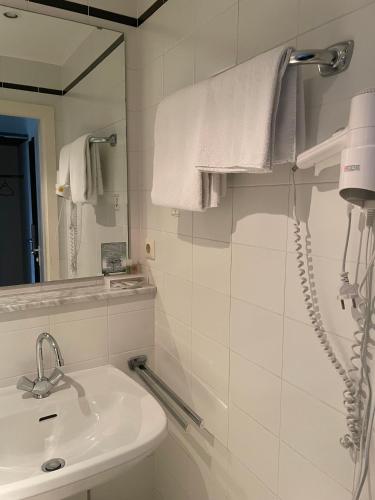 Hotel Bitterfelder Hof - image 10