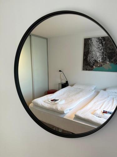 Two-Bedroom Apartment with Balcony -Vesturgata  image 2