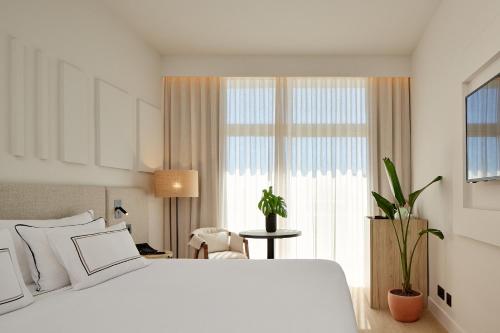 Melia Connecting Guestroom