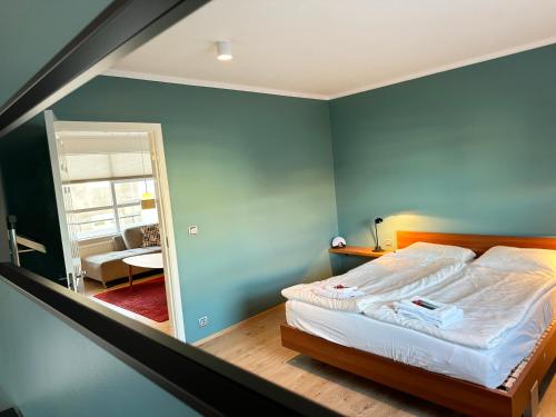 Two-Bedroom Apartment with Balcony - Ránargata 46 image 5