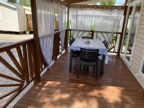 Mobilhome Vias plage dans Camping near Au Pain Delice