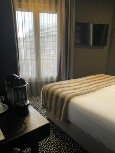 Deluxe Single Room image 3