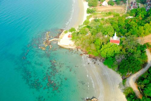 Sea Breeze House thumbnail 3