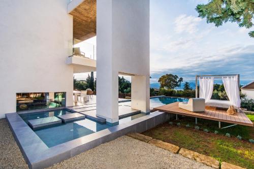 Villa image 2
