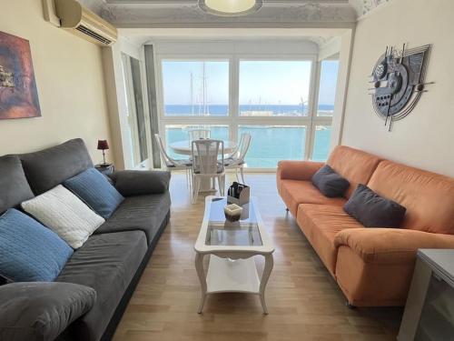 Apartamento frente al puerto By El Conserje - image 3