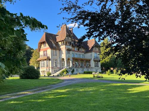 Chateau du Gue aux Biches chambre d'hôte Tessé-Froulay