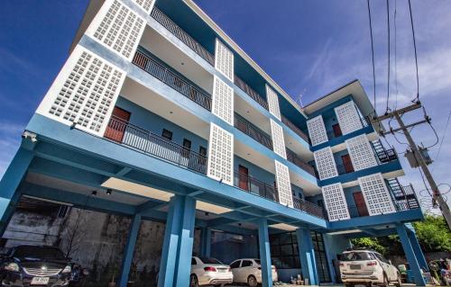 ラチャブリー Is Am Are Stay Boutique 3つ星 ホテル レストラン