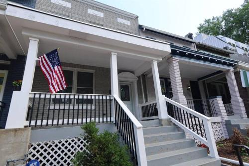 Two DC Rowhouses Large Groups Sleeps 21