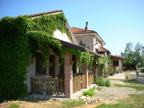 貝勒菲斯奧農家樂 (Cascina Beneficio) in 卡斯泰爾諾沃博爾米達