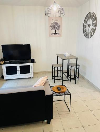 Appartement avec place de parking et piscine - Location saisonnière - Villefranche-sur-Saône