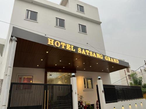 Hotel Satsang Grand