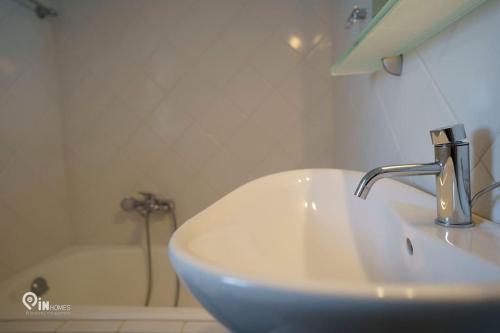 'On The Wave' With Amazing View 'On The Wave' With Amazing View