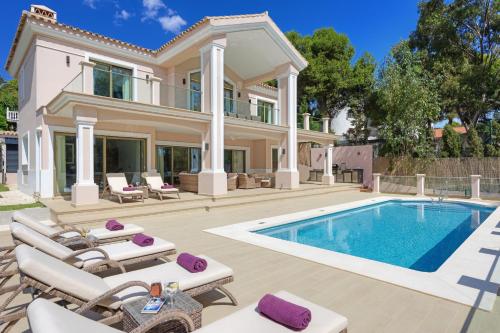 Villa Bella - Stunning 5 Bedroom villa with pool